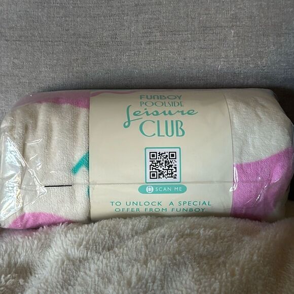 Funboy Poolside Leisure Club! - Picture 4 of 10